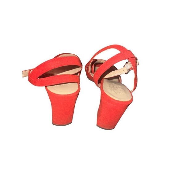 ✨Naturalizer Women’s Rizzo Red Sz 6 Sandals✨ - Picture 9 of 12